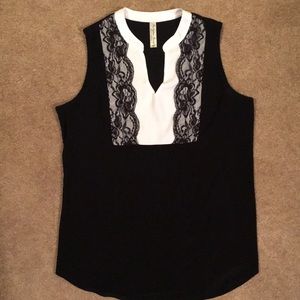 MWOT Sleeveless Lace Detailed Shirt